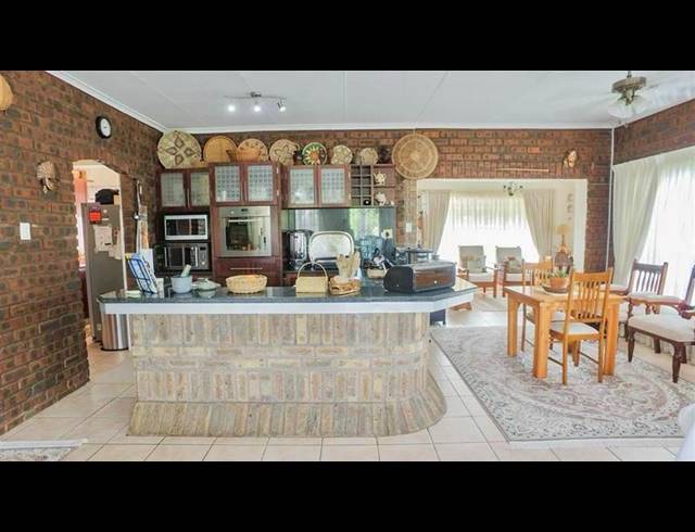 5 BEDROOM HOUSE FOR SALE IN HAYFIELDS